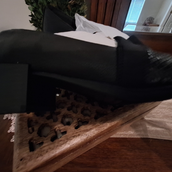 Cloudwalkers Elegant Black Footwear - Picture 1 of 9